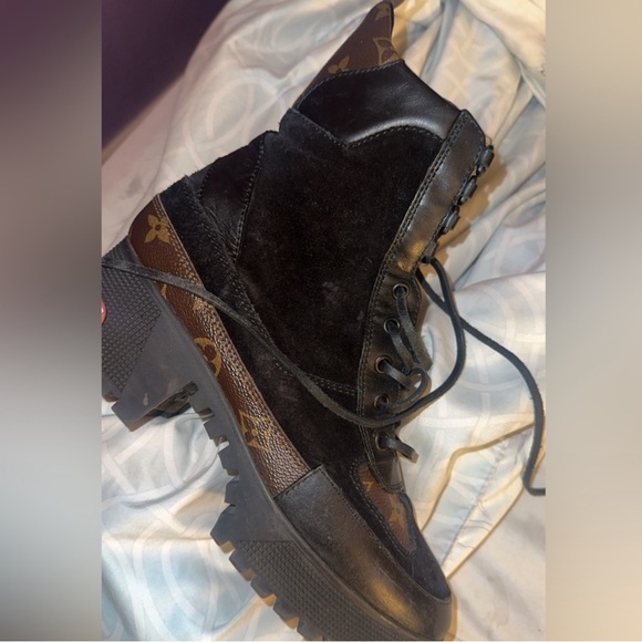 Stylish Black Men's Boots